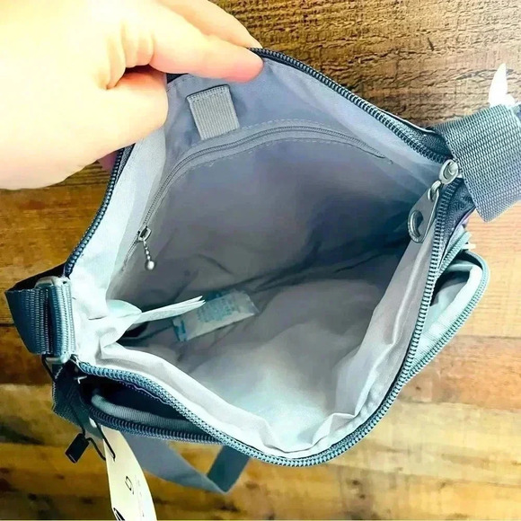 NWT Camouflage Baggallini Joey Bagg Crossbody - Picture 10 of 11